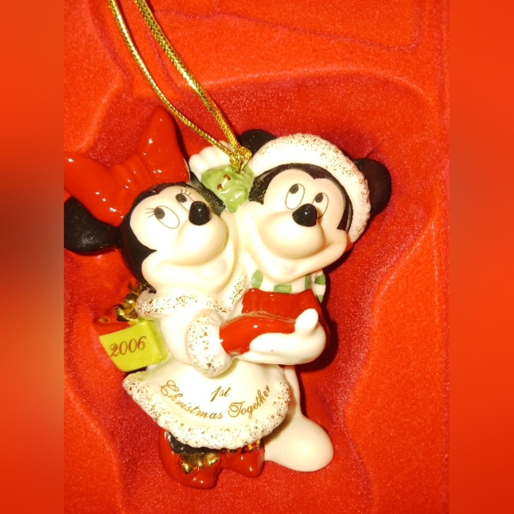 Lenox 2006 Mickey and Minnie 1st Christmas Together.
